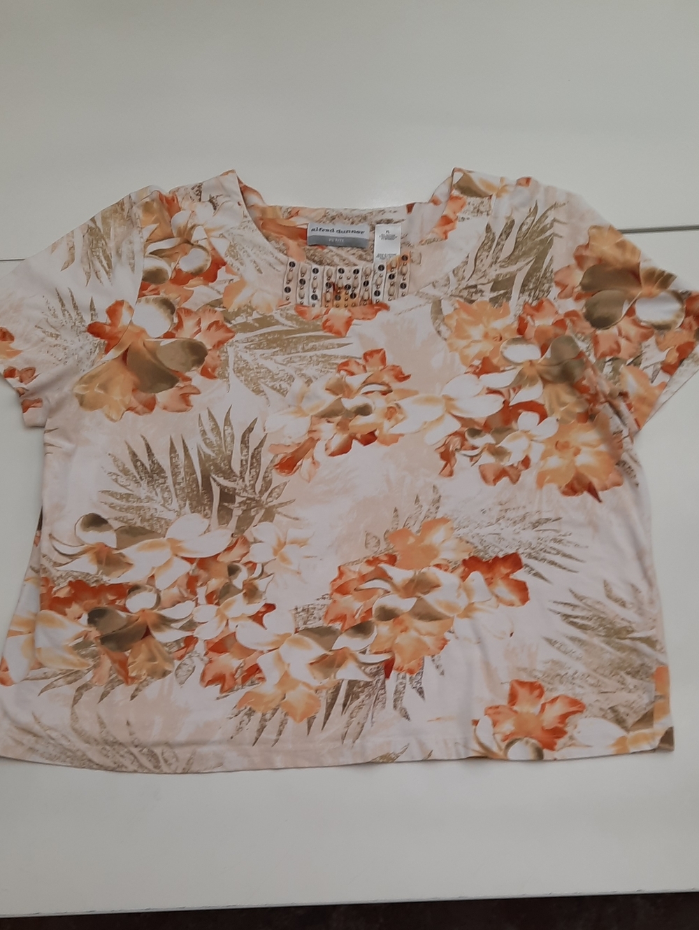Alfred Dunner Cream Tee with Orange and Tan Floral Design - Size Petite (PL)